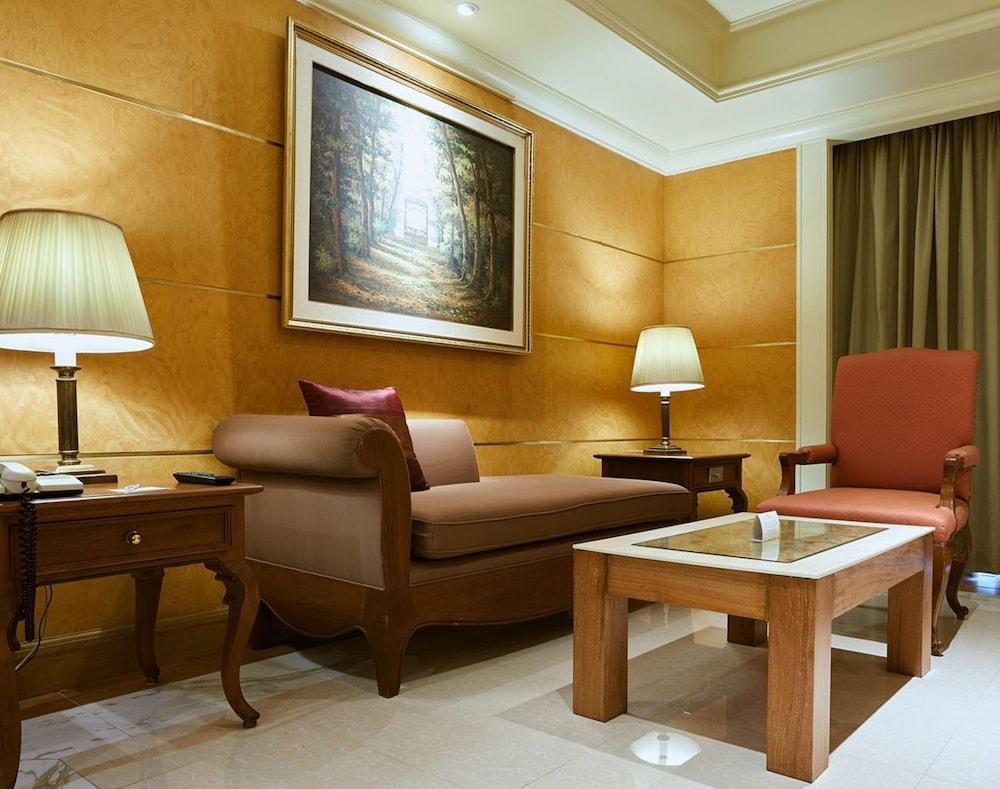 The Royal City Hotel Bangkok Buitenkant foto
