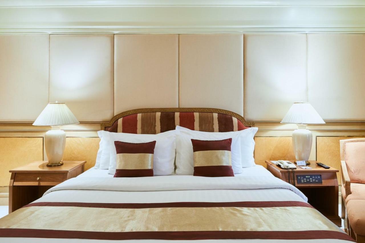 The Royal City Hotel Bangkok Buitenkant foto
